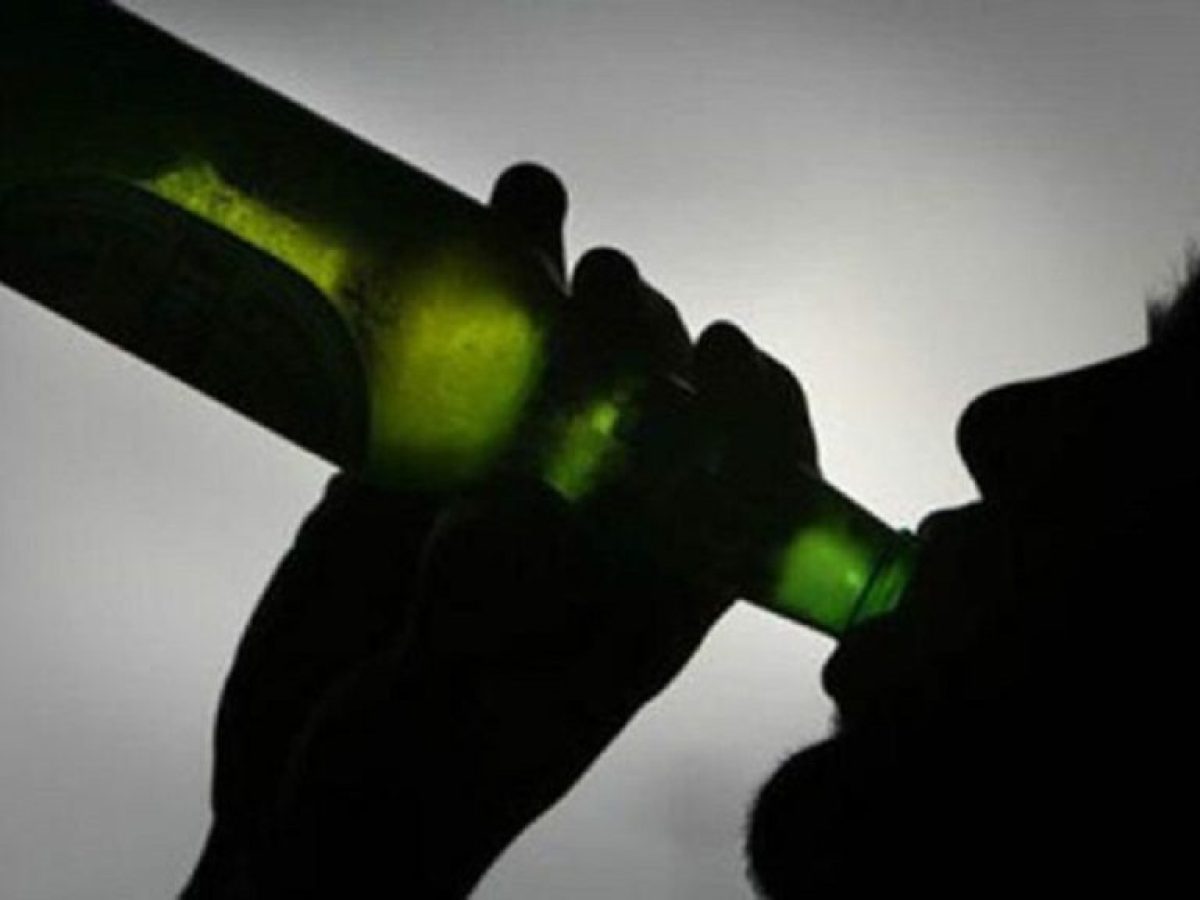 Ηράκλειο: Στο ΠΑΓΝΗ σε κατάσταση μέθης 17χρονος – Αγόρασαν το αλκοόλ από μίνι μάρκετ μαζί με άλλο ανήλικο