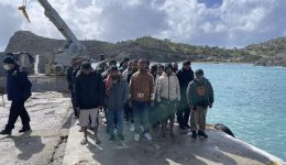 iraklio-tris-i-nekri-metanastes