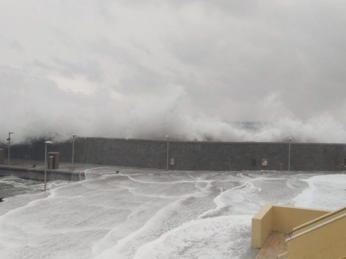 Ισχυροί άνεμοι και βροχή στην Ικαρία