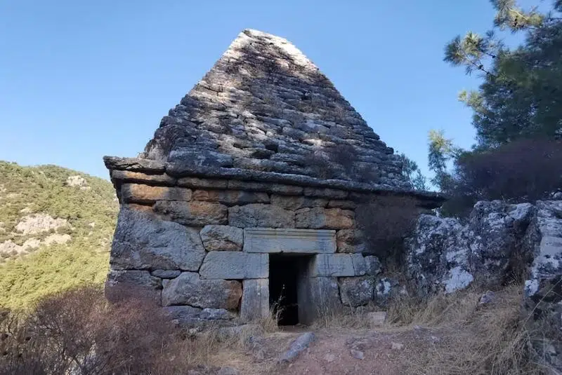 istoriki-taftopiisi-sti-notioditiki-tourkia