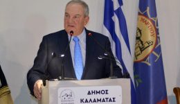 k.-karamanlis-na-akoume-tous