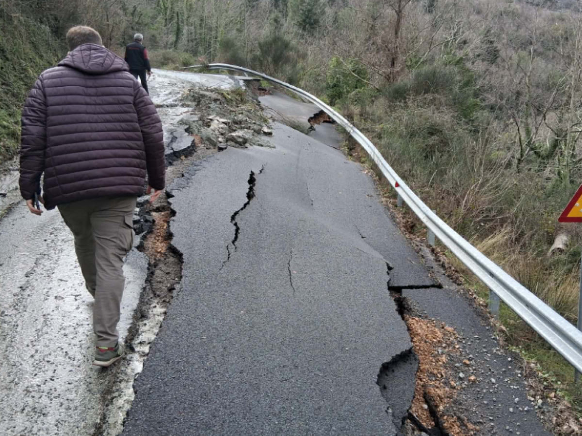 Κακοκαιρία: Ξανά υπό βροχή οι πληγείσες περιοχές – Προληπτικές εκκενώσεις και νέες κατολισθήσεις