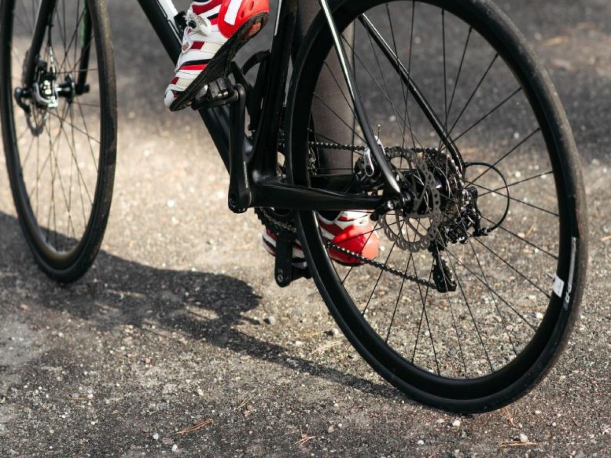 Καλαμπάκα: Τραυματισμός κοπέλας στην πλατεία Δημουλά από ανήλικο ποδηλάτη