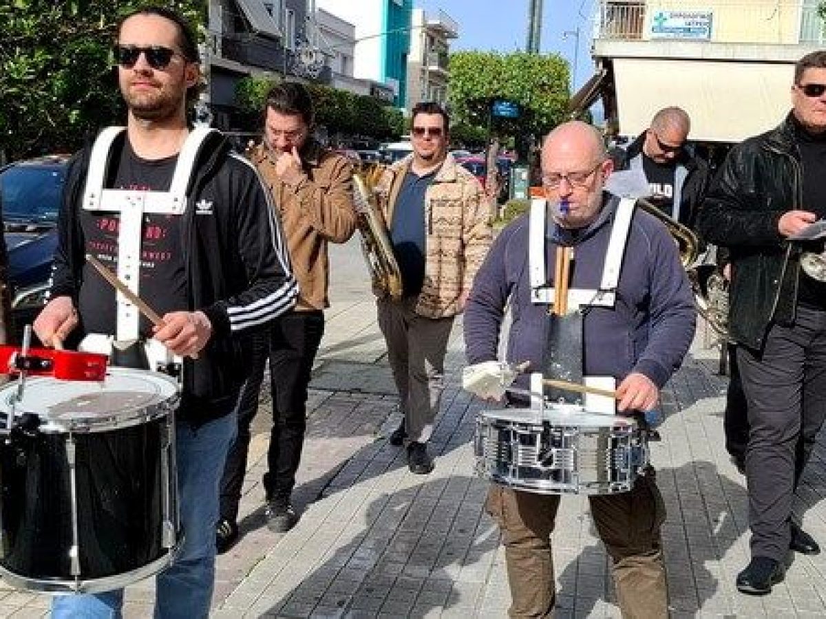 Καρναβάλι 2026: Με μουσική και χαμόγελα ζωντάνεψαν οι γειτονιές του Μοσχάτου (εικόνες-βίντεο)