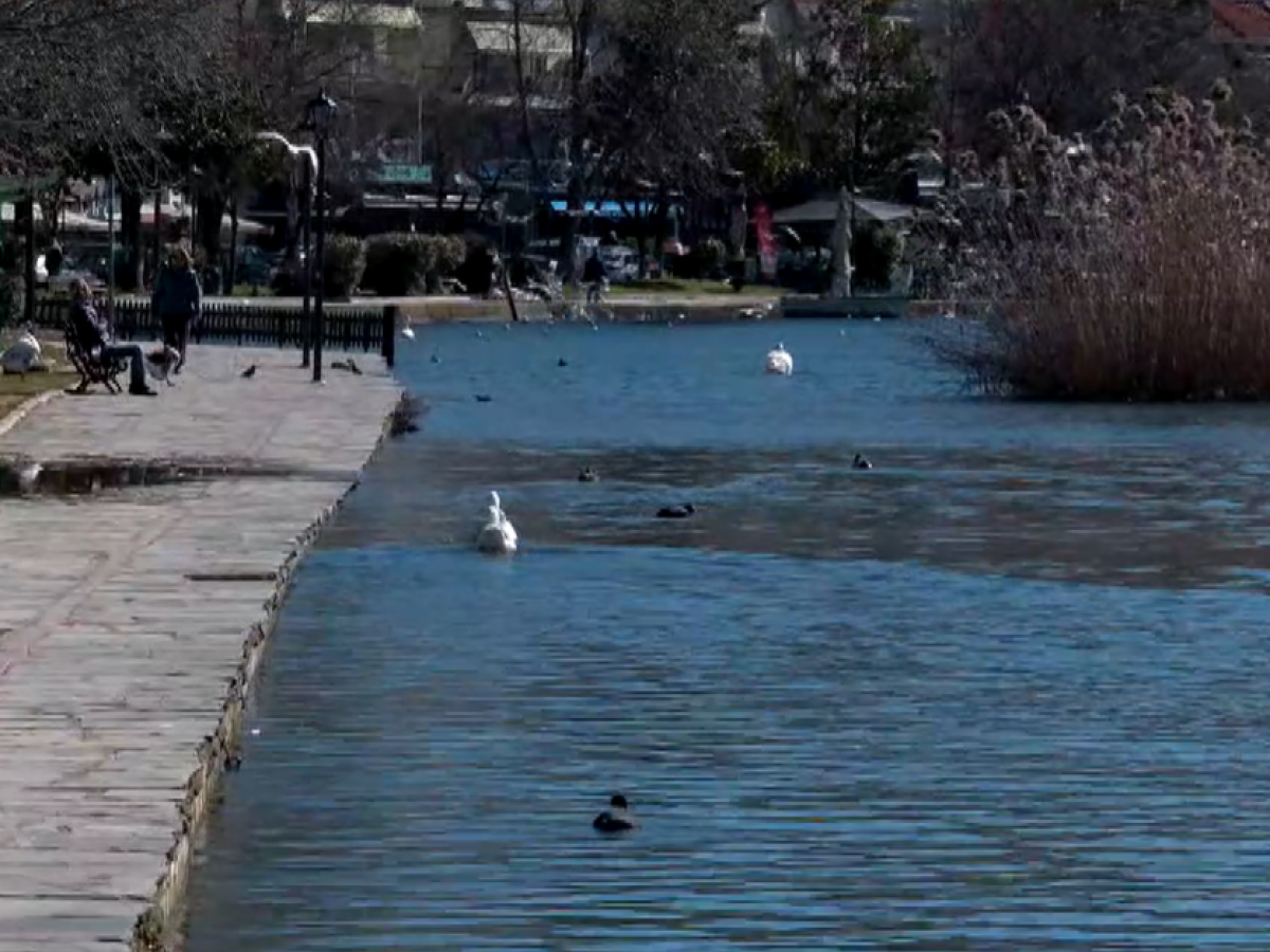 Καστοριά: Σε πολύ υψηλά επίπεδα η στάθμη της λίμνης