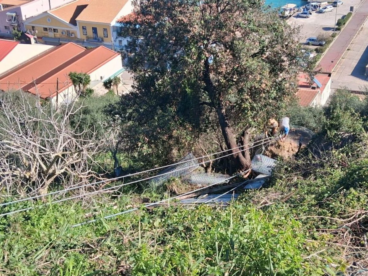 Κατάκολο: Ξεκίνησε η ελεγχόμενη καταστροφή του βράχου που απειλεί σπίτια