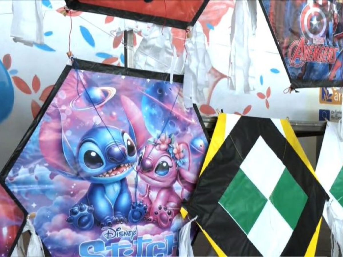 Κατασκευάζοντας χαρταετούς στην Καλαμάτα