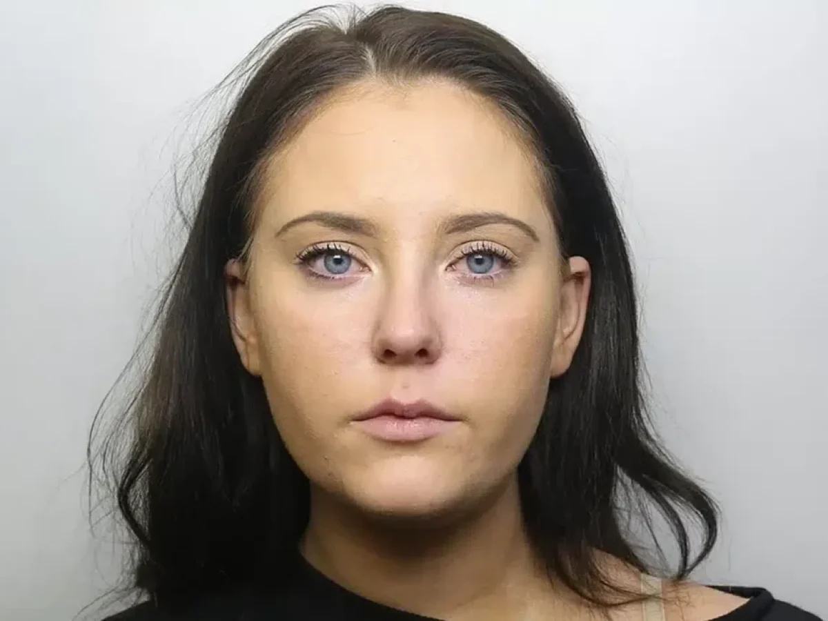 Κατέληξε στη φυλακή, αφού ανάρτησε γυμνές φωτογραφίες της ερωμένης του πατέρα της σε ιστοσελίδα συνοδών – Δηλώνει ότι δεν μετανιώνει