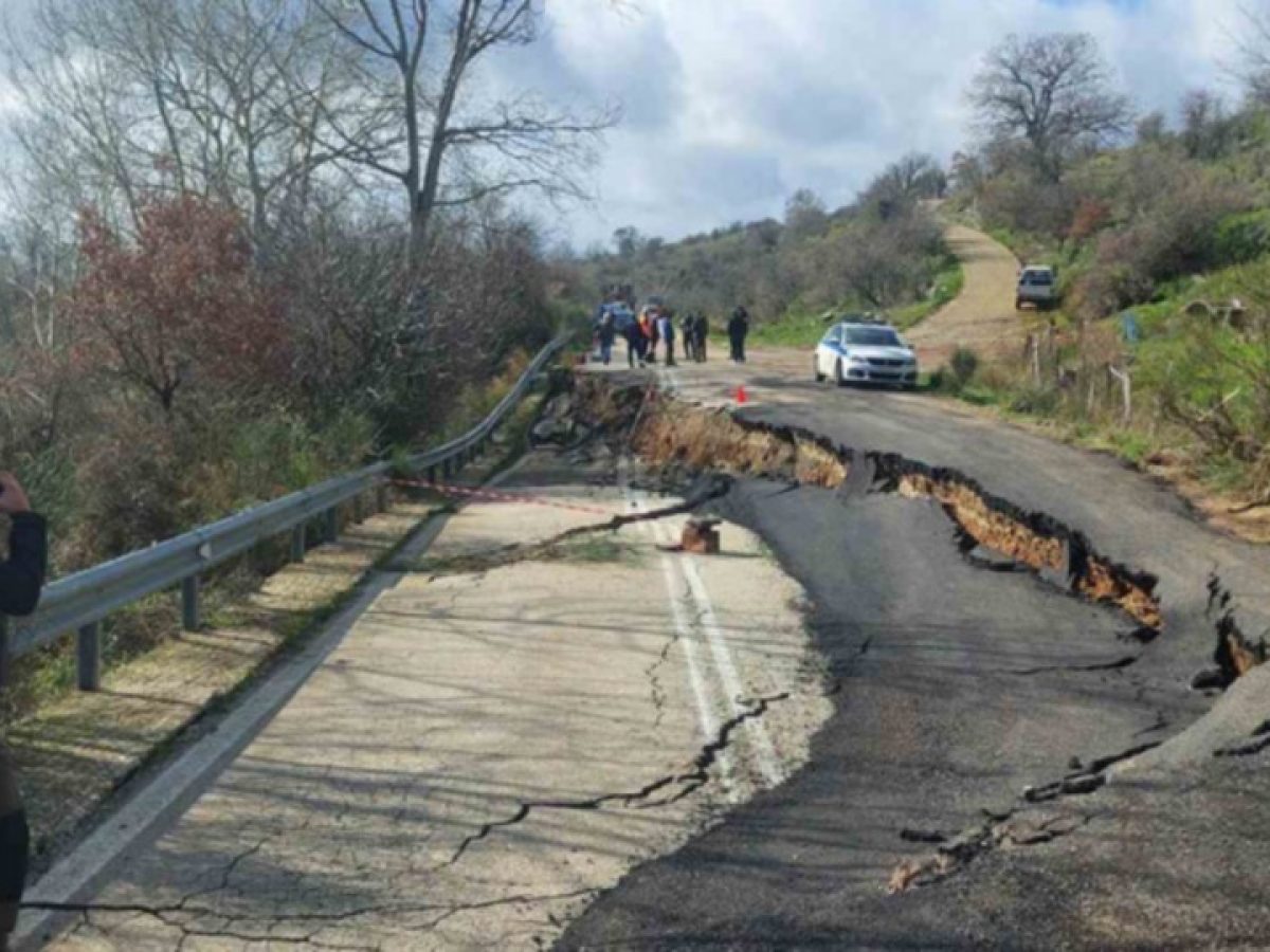 Κατέρρευσε ο δρόμος Πατρών – Τριπόλεως στο ύψος της Δίβρης