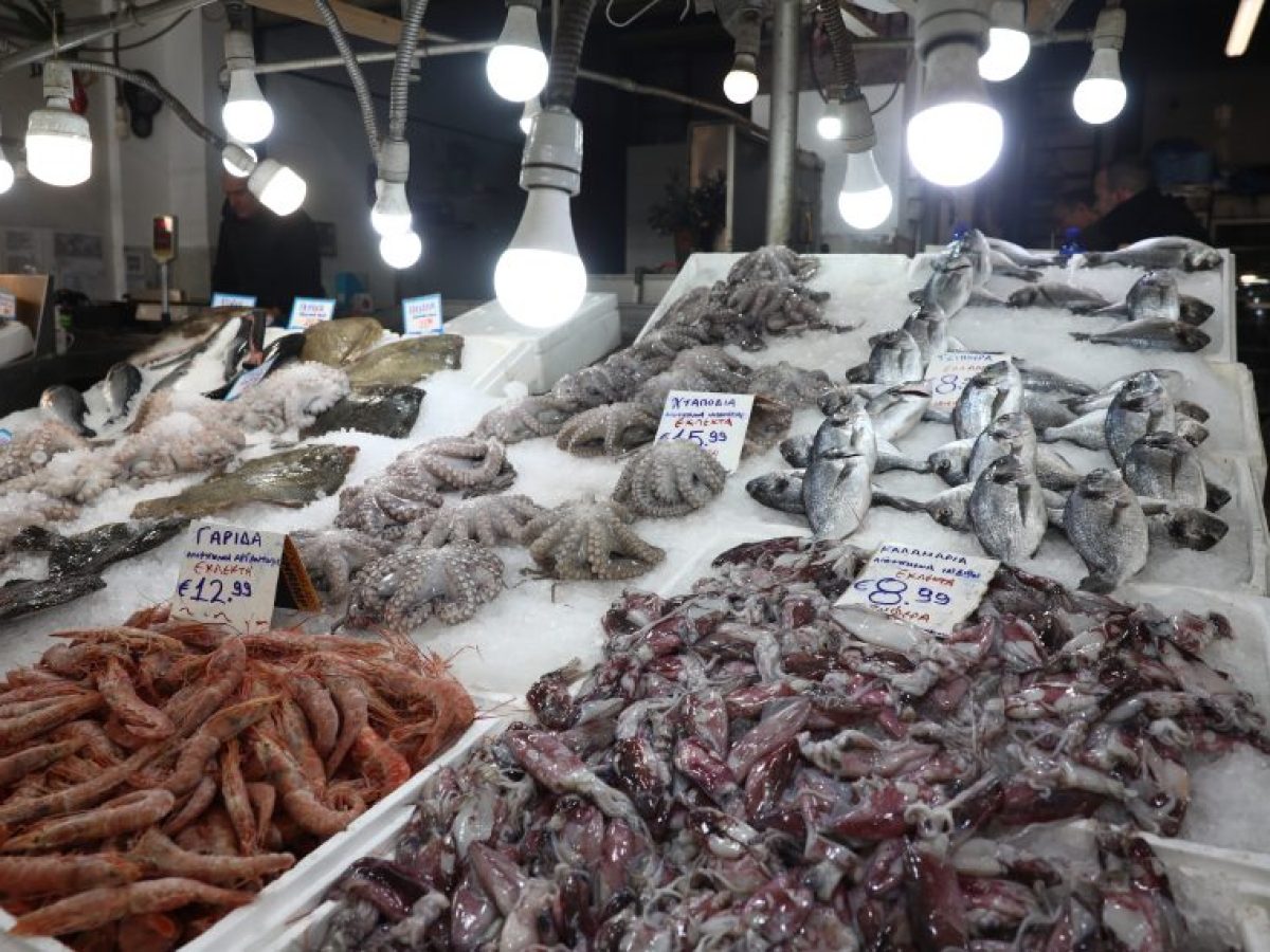 Καθαρά Δευτέρα: Πόσο θα κοστίσει φέτος το σαρακοστιανό τραπέζι – Οι τιμές για λαγάνα και θαλασσινά