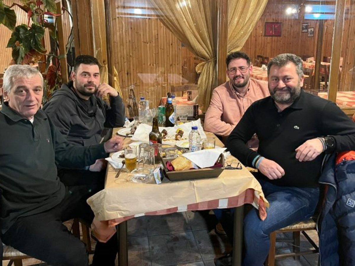 Κάτι δημιουργικό ετοιμάζουν οι «βλάχοι» της παρέας