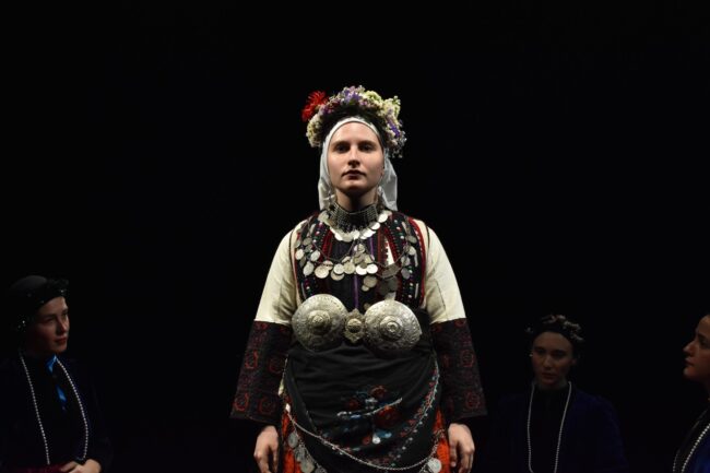 kavala-theatro-&Alpha;ntigoni-valakou-&Alpha;pokentrous&Alpha;