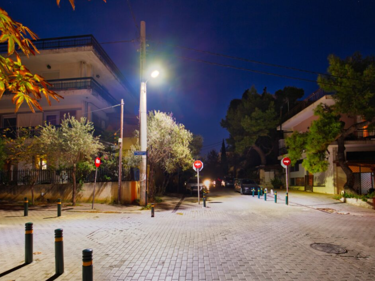 Καβάλα: Ξεκίνησε η τοποθέτηση φωτιστικών LED