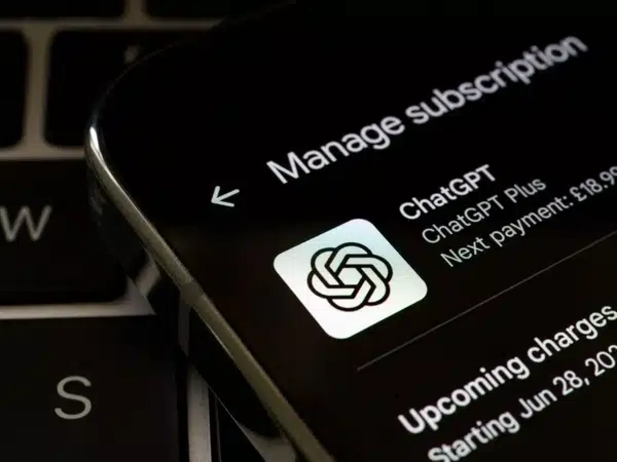 «Και λίγο σπασίκλας»: Ρωτήσαμε το ChatGPT πώς θα ήταν, αν ήταν άνθρωπος