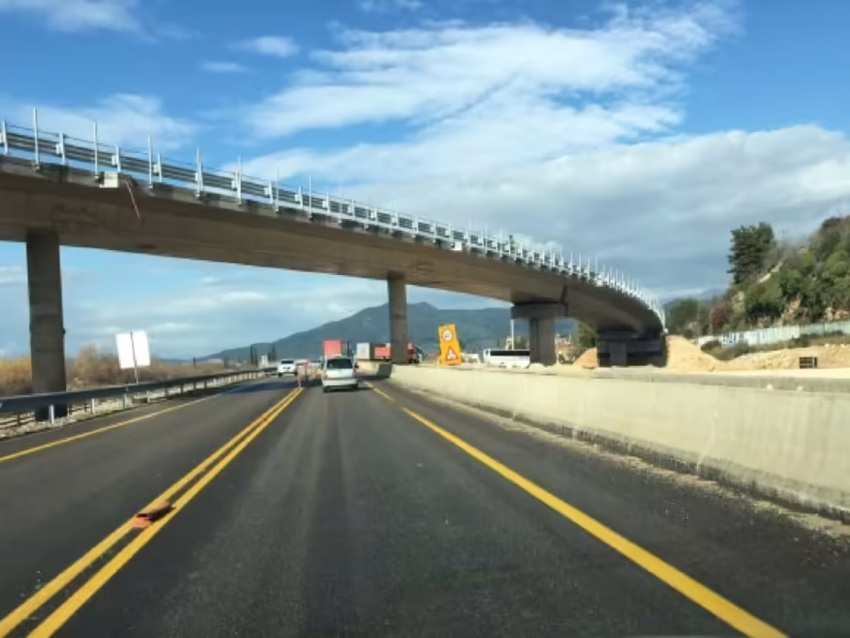 Κυκλοφοριακές ρυθμίσεις από σήμερα στην Ιόνια Οδό