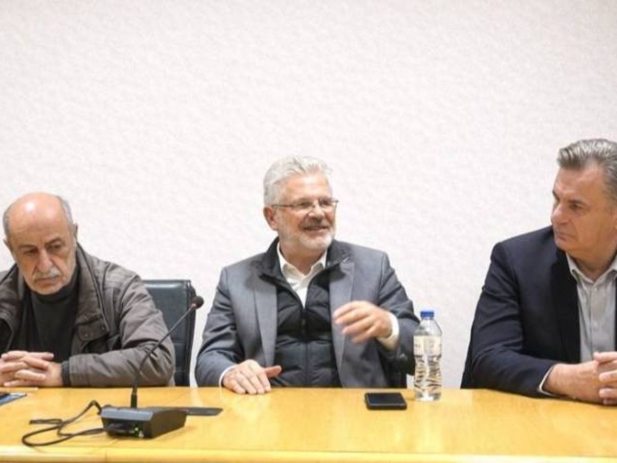 Κοινή κοπή πίτας τριών παρατάξεων της αντιπολίτευσης
