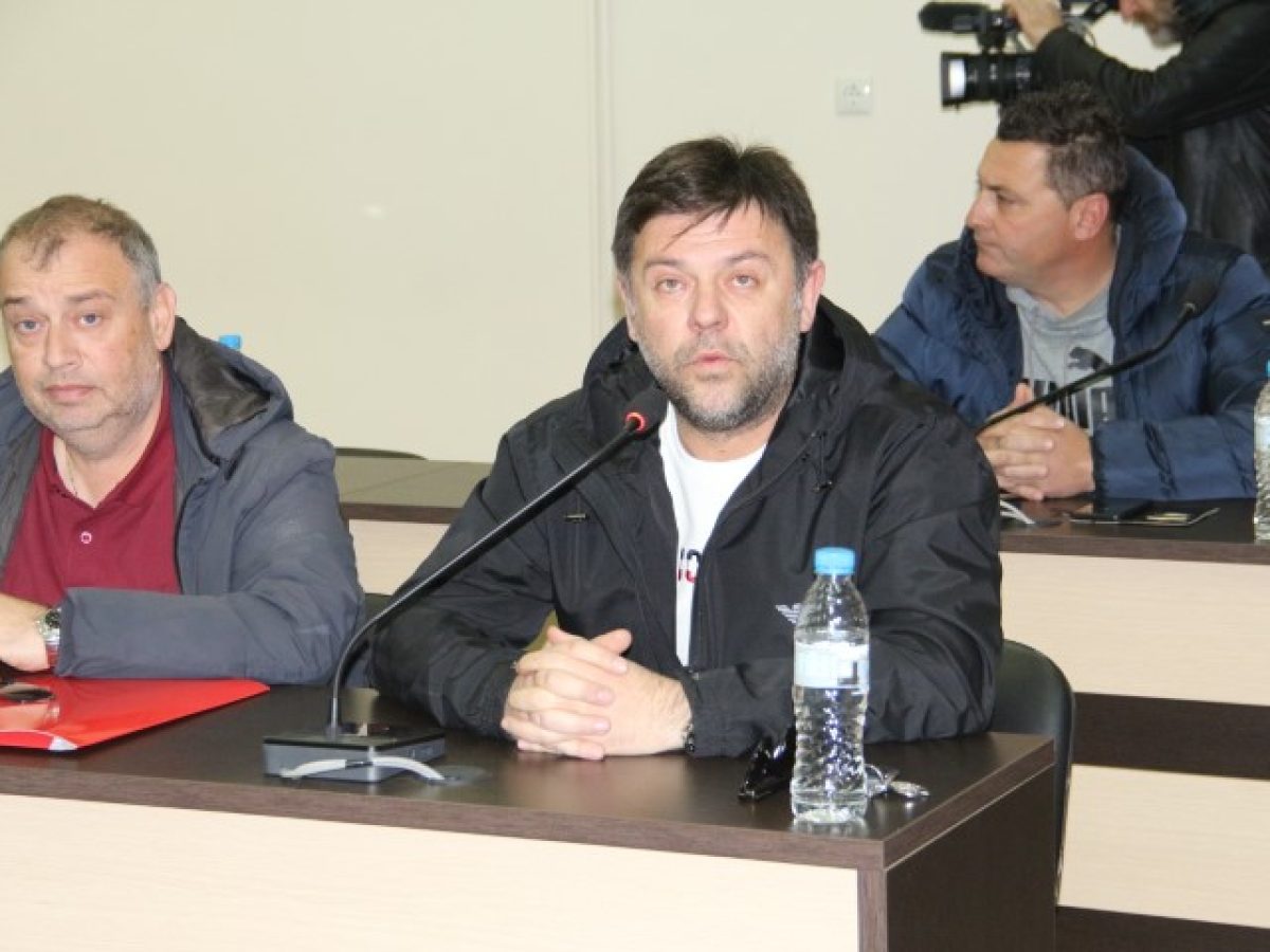 &ldquo;&Kappa;ύ&rho;&iota;&epsilon; &Alpha;&beta;&rho;&alpha;&mu;ό&pi;&omicron;&upsilon;&lambda;&epsilon;, &nu;&alpha; &sigma;&alpha;&sigmaf; &theta;&upsilon;&mu;ί&sigma;&omicron;&upsilon;&mu;&epsilon;&hellip; &Epsilon;ί&sigma;&tau;&epsilon; &Delta;ή&mu;&alpha;&rho;&chi;&omicron;&sigmaf;;&rdquo;