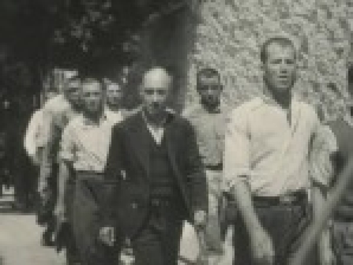 ΚΚΕ: Οι φωτογραφίες των τελευταίων στιγμών των 200 της Καισαριανής δείχνουν το ηθικό μεγαλείο των κομμουνιστών-Να αποκτηθούν και να αποδοθούν εκεί που ανήκουν