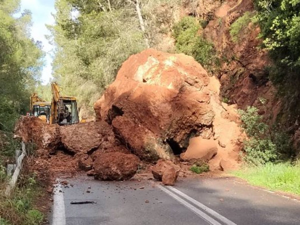 Κλειστή και η εθνική Πύργου-Τρίπολης από κατολισθήσεις στη γέφυρα Ερυμάνθου