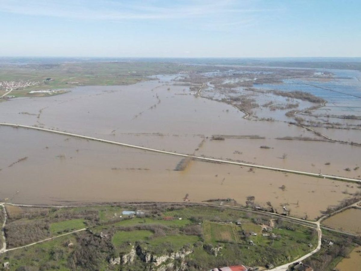 Κόκκινος συναγερμός στον Έβρο – 150.000 στρέμματα κάτω από το νερό