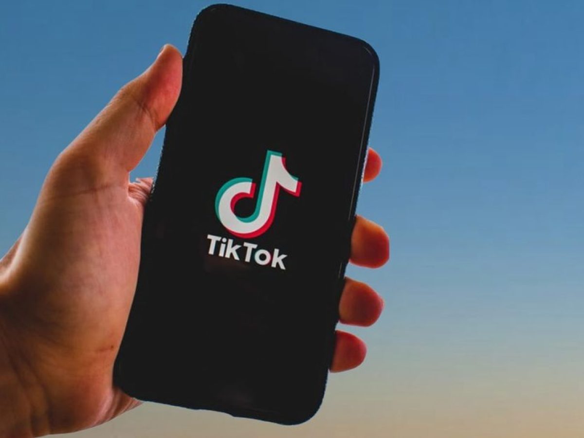 Κομισιόν: το TikTok επηρεάζει τη σωματική και ψυχική υγεία των παιδιών και εφήβων
