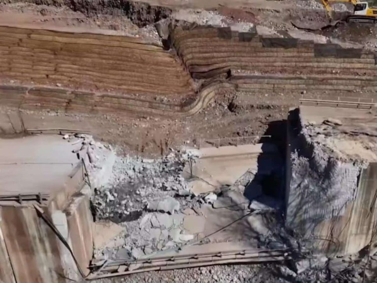 Κομμένη στα δύο η Αλβανία -Γιατί καταρρέουν οι αυτοκινητόδρομοι της γειτονικής χώρας