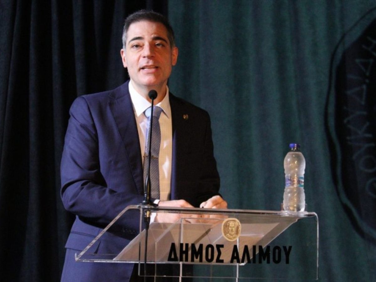 Κονδύλης: Έρχονται πολλές ασφαλτοστρώσεις στους δρόμους του Αλίμου