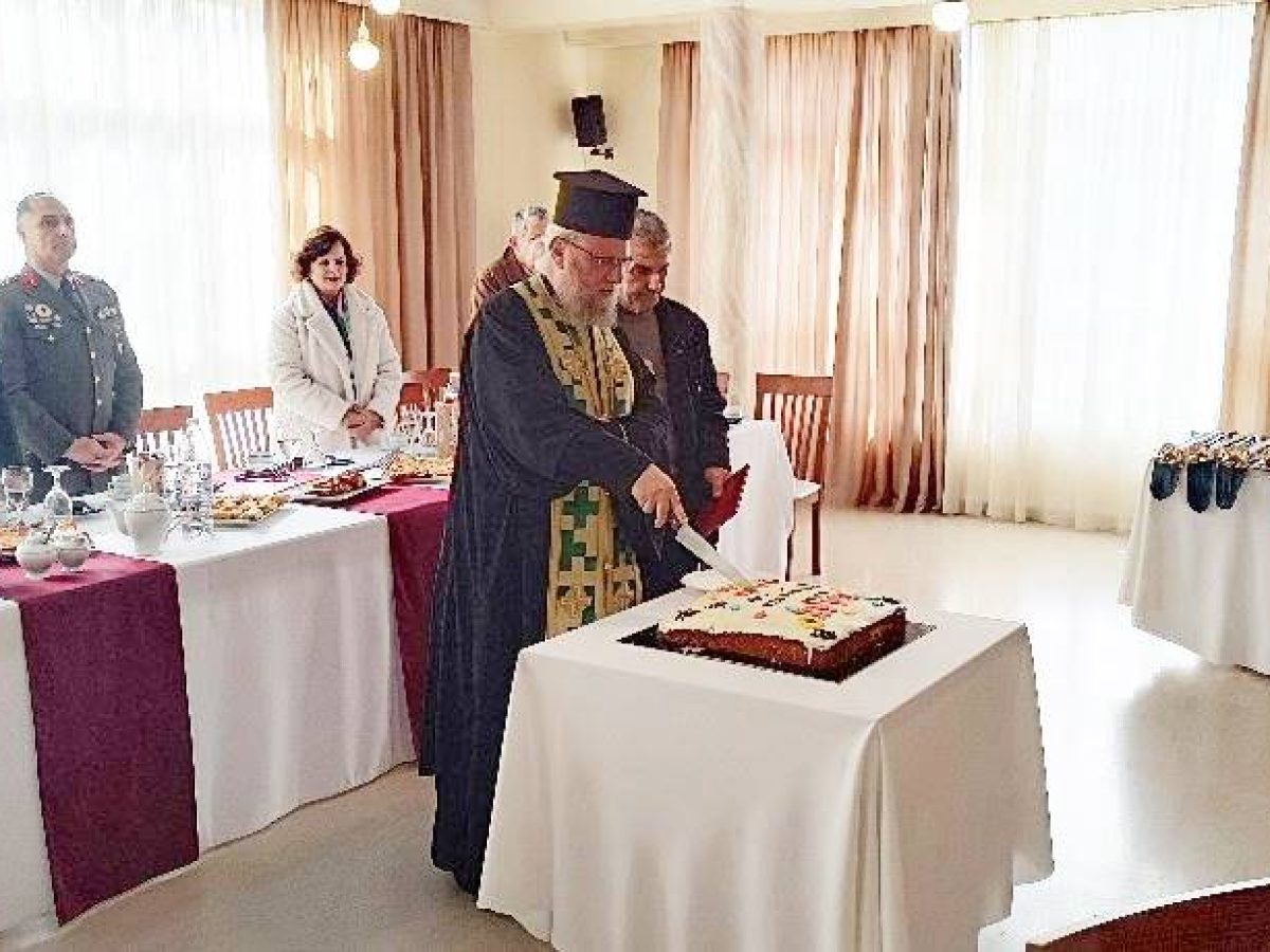 Κοπή Πρωτοχρονιάτικης Πίτας και τιμητικές απονομές ξιφών της Ένωσης Αποστράτων Αξιωματικών Σάμου