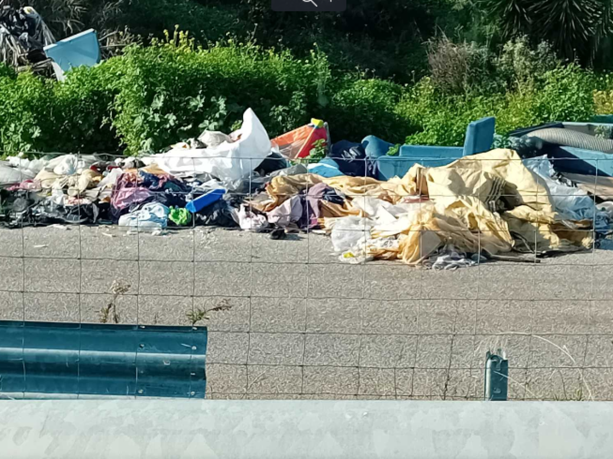 &Kappa;&Omicron;&Rho;&Iota;&Nu;&Theta;&Iota;&Alpha;: &hellip;&Alpha;&upsilon;&tau;ά &alpha;&nu;&tau;&iota;&kappa;&rho;ί&zeta;&omicron;&upsilon;&nu; &omicron;&iota; &delta;&iota;&epsilon;&rho;&chi;ό&mu;&epsilon;&nu;&omicron;&iota; &omicron;&delta;&eta;&gamma;&omicron;ί! -&hellip;&Tau;&omicron; &chi;ά&lambda;&iota; &mu;&epsilon; &tau;&alpha; &sigma;&kappa;&omicron;&upsilon;&pi;ί&delta;&iota;&alpha; &kappa;&alpha;&iota; &eta; &delta;&upsilon;&sigma;&phi;ή&mu;&iota;&sigma;&eta; &lambda;ί&gamma;&alpha; &mu;ό&lambda;&iota;&sigmaf; &mu;έ&tau;&rho;&alpha; &alpha;&pi;ό &tau;&eta; &Nu;έ&alpha; &Epsilon;&theta;&nu;&iota;&kappa;ή &Omicron;&delta;ό! (&phi;&omega;&tau;&omicron;)
