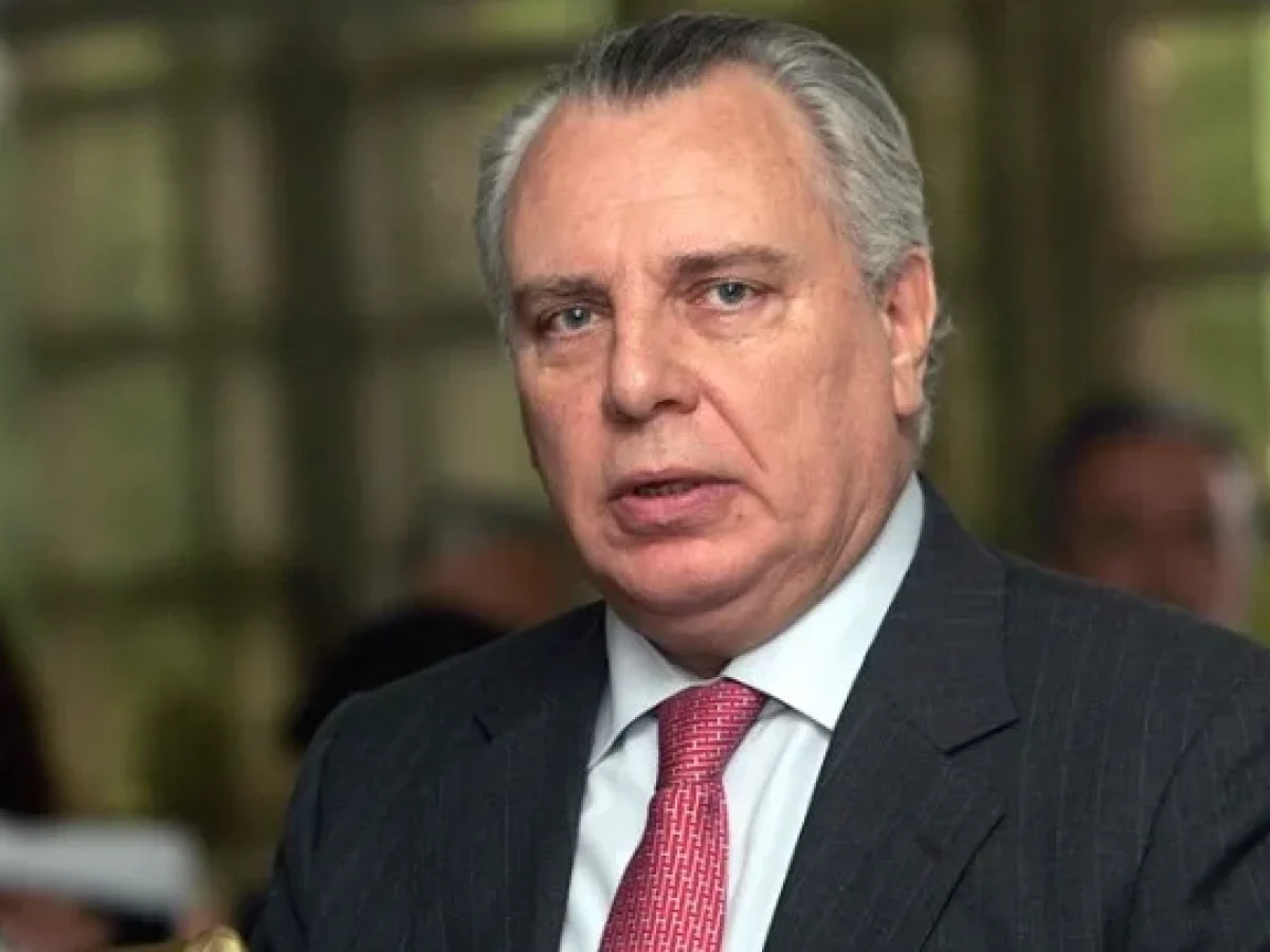 Κορίνθιοι πολιτικοί αποχαιρετούν με συγκίνηση τον Αν. Παπαληγούρα