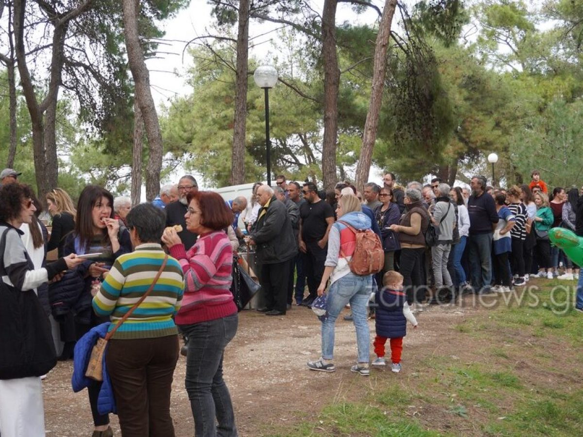 Κούλουμα με παραδοσιακά κεράσματα και πολύ κέφι στο άλσος των Αγίων Αποστόλων από τον Δήμο Χανίων