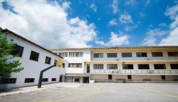 kriti-simvoleografos-dorise-akinito-axias-1