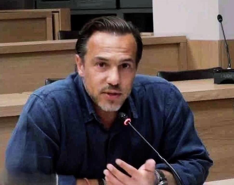 kritiki-tsalikidi-ston-apologismo-pepragmenon