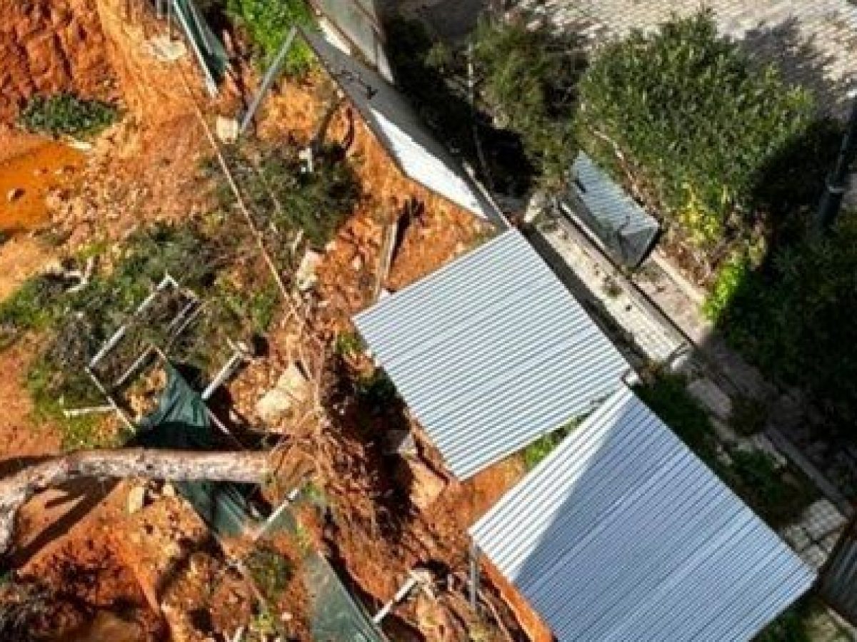 ΚΑΤΑΧΡΗΣΗ Εξουσίας: Στην Κηφισιά 5ώροφο Κτίριο-Μεγαθήριο προκάλεσε Καθίζηση!!