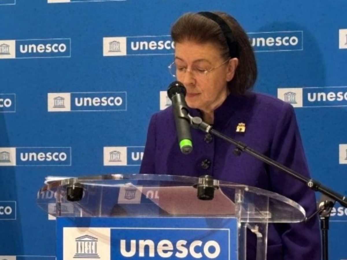 Λ. Μενδώνη στην UNESCO: Η ελληνική γλώσσα θεμέλιο του Πολιτισμού και της Δημοκρατίας