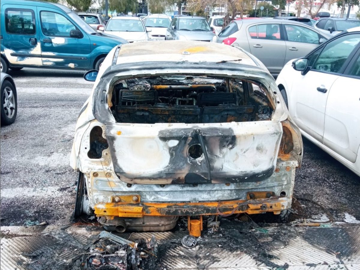Λαμπάδιασε αυτοκίνητο BMW στο πάρκινγκ Μυτιλήνης