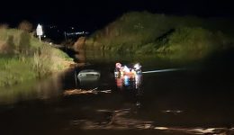 larisa-aftokinito-epese-se-avlaki