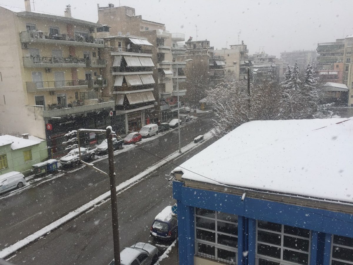 Λάρισα: “Δεν τελειώσαμε με το χειμώνα” – Πότε έρχεται ψυχρή δίνη με χιόνια και βροχές