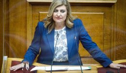 liakouli-sti-vouli-choris-stirixi-telionoun-i