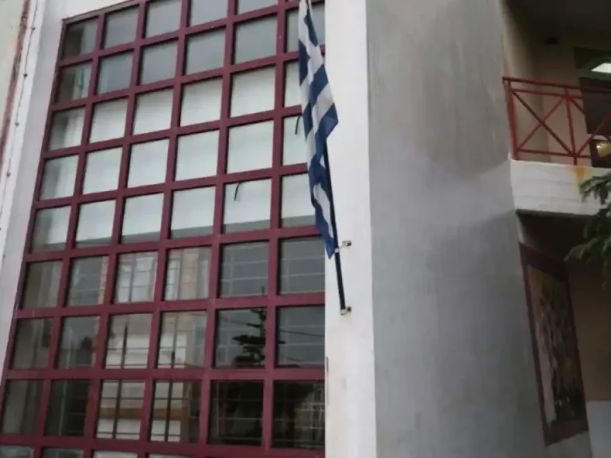 «Λίφτινγκ» 338.000 ευρώ στο Δημοτικό Ερυθρών – Το σχέδιο Δρίκου για ένα «πράσινο» σχολείο