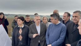 m.-charakopoulos-me-ipourgo-ipodomon