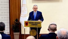 m.-charakopoulos-sta-tirana-politistiko