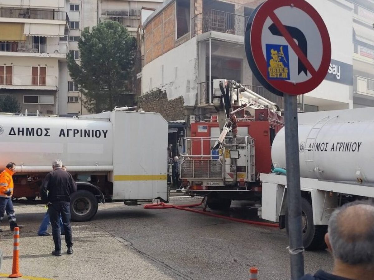 Μάχη με την κακοκαιρία και τη μεγάλη φωτιά στο κέντρο της πόλης έδωσε ο Δήμος Αγρινίου