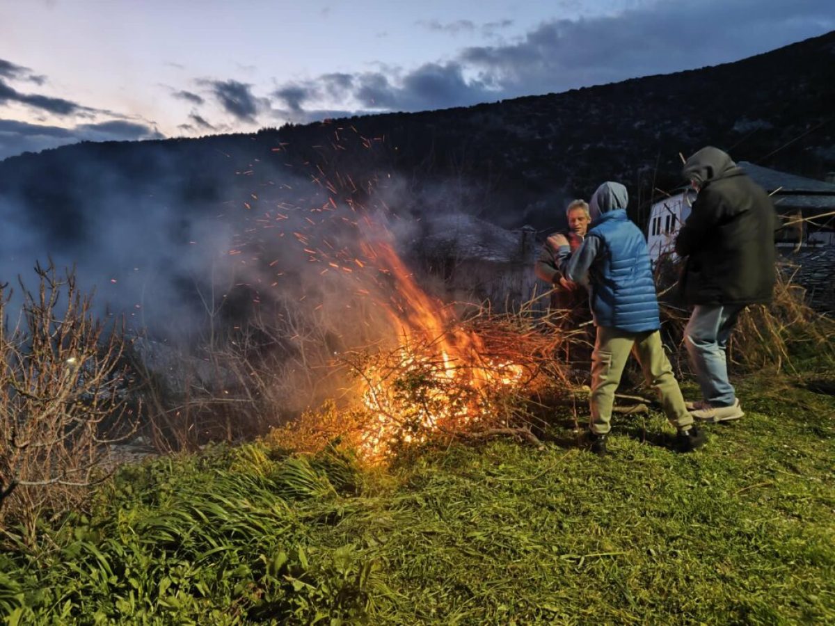 Μακρινίτσα: Άναψε ο «Αφανός» και φώτισε την Αποκριά στην Πλατεία Ευεργετών και Ηρώων
