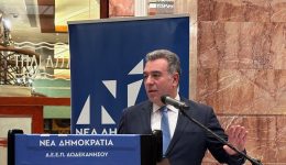 manos-konsolas-i-nea-dimokratia-1