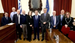 manos-konsolas-protasi-nomou-etimazi-to