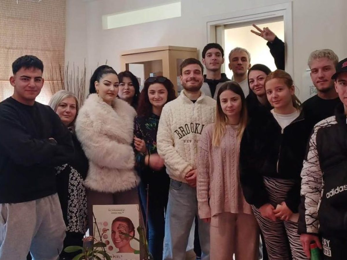 Μαθήτριες και μαθητές Κομμωτικής γνώρισαν σύγχρονες μεθόδους αισθητικής