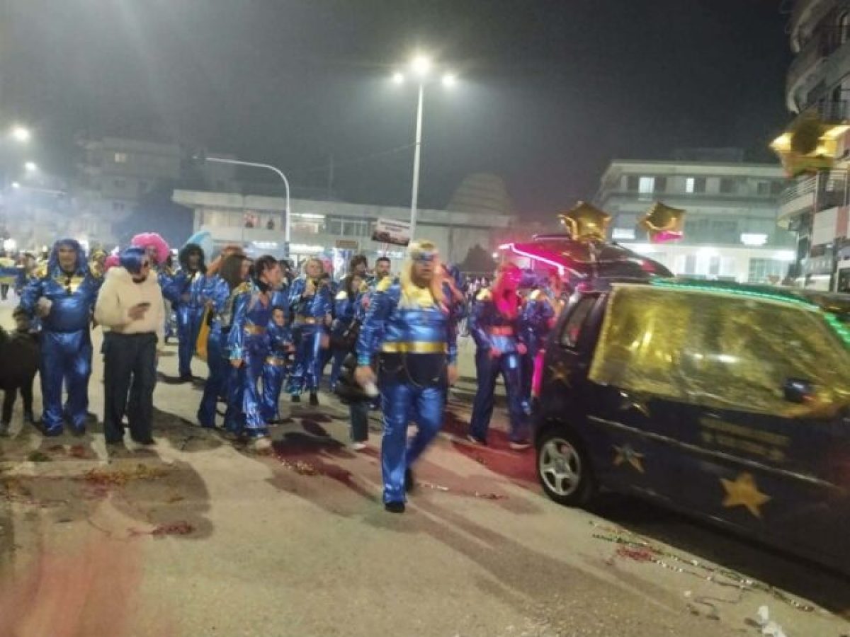 Με επιτυχία πραγματοποιήθηκε η μεγάλη Καρναβαλική Παρέλαση στην Κομοτηνή (φωτος+videos)