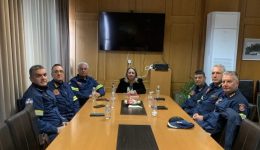 me-ipsilovathma-stelechi-tis-pirosvestikis