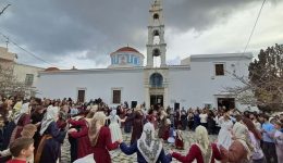 me-maziki-simmetochi-o-choros